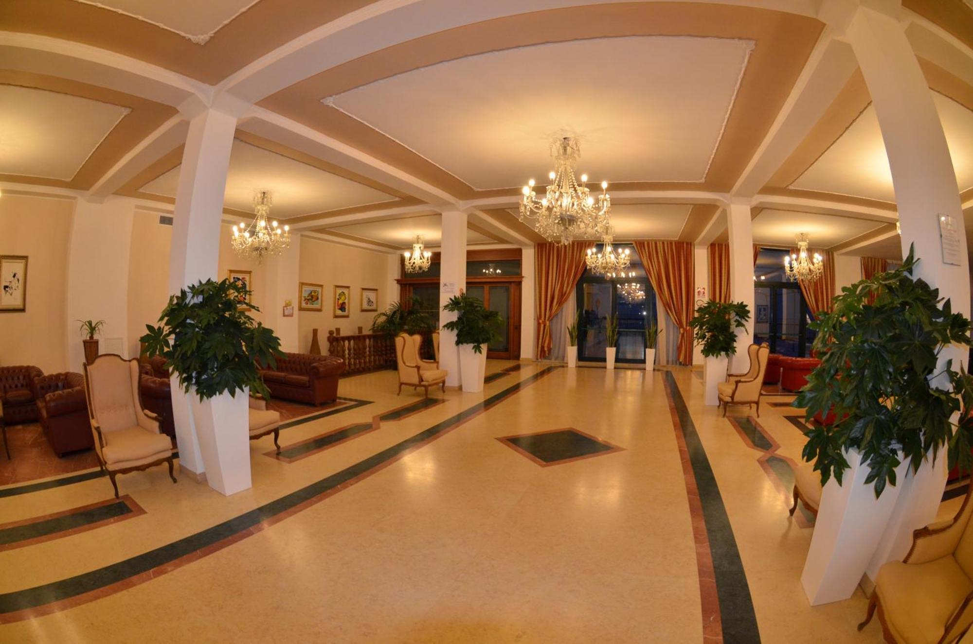 Grand Hotel มอนเตซิลวาโน ภายนอก รูปภาพ