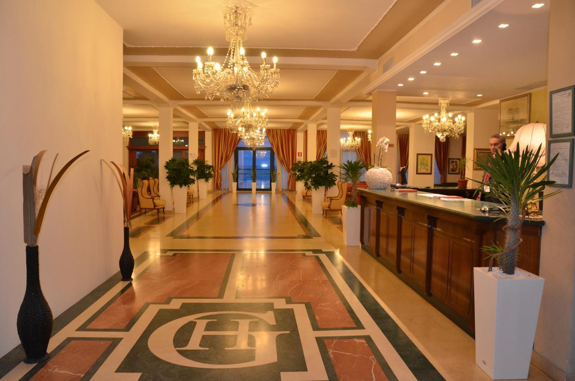 Grand Hotel มอนเตซิลวาโน ภายนอก รูปภาพ